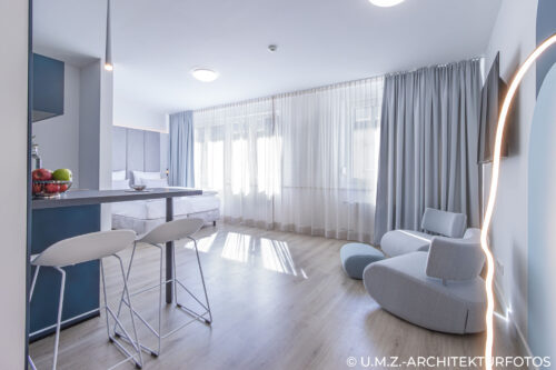 UMZ_AF_HOT_INT_BI_004_hd