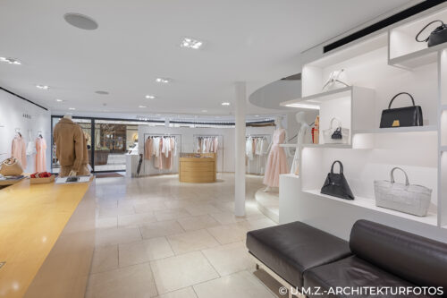 UMZ_AF_SHOP_Kris_03_HD_WM